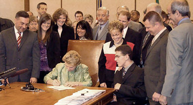 Governor Gregoire Signs Lystedt